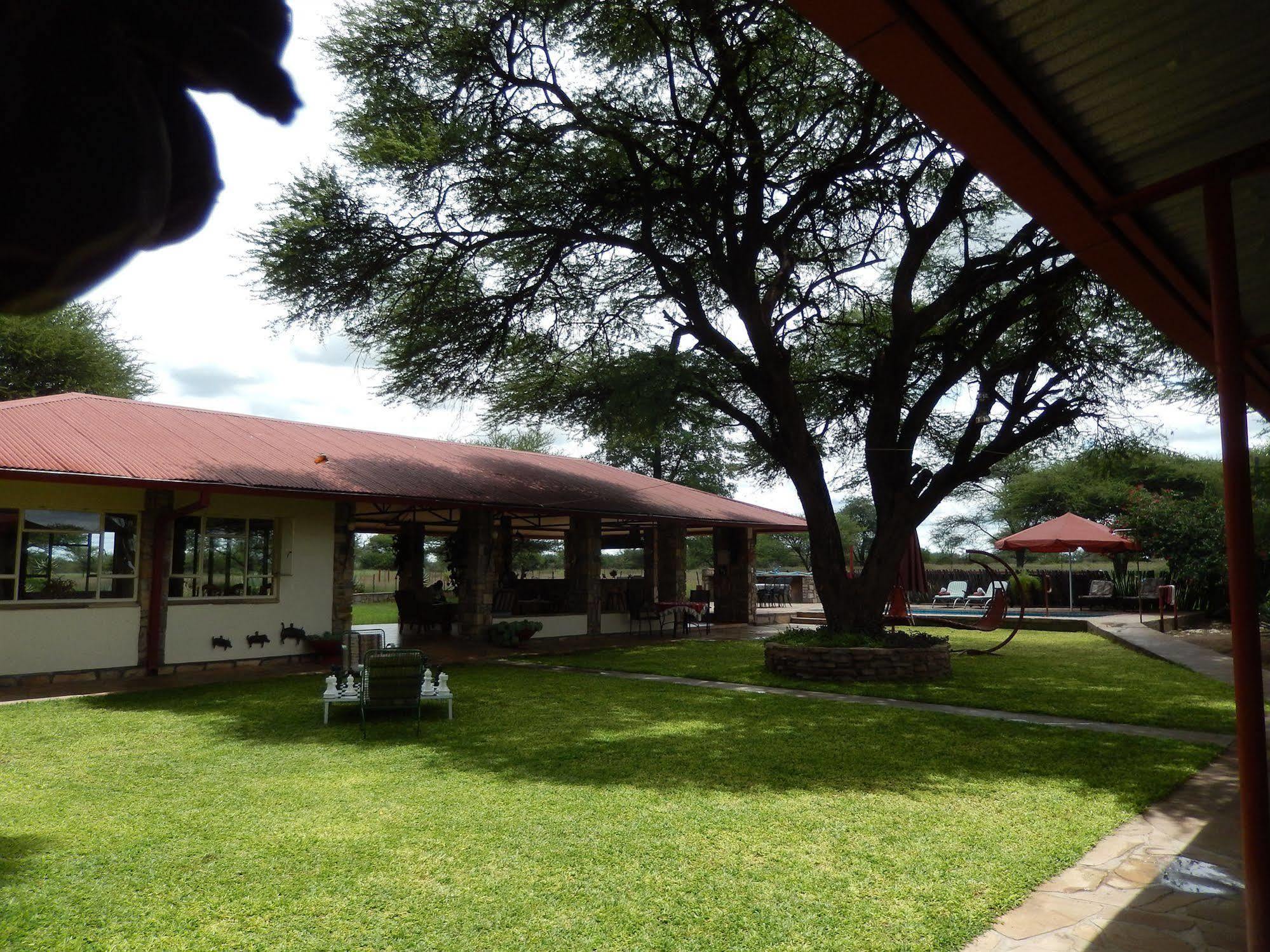 Dornhuegel Guestfarm Hotel Grootfontein Exterior photo